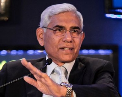  Ex-CAG book claims UPA pressure on him, Congress hits back